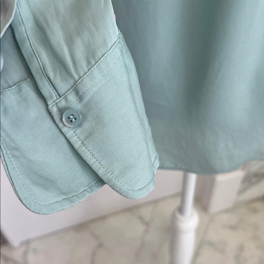 Vince Silk and Spandex Light Green Button-Up Blouse XS/TP - Picture 4 of 7